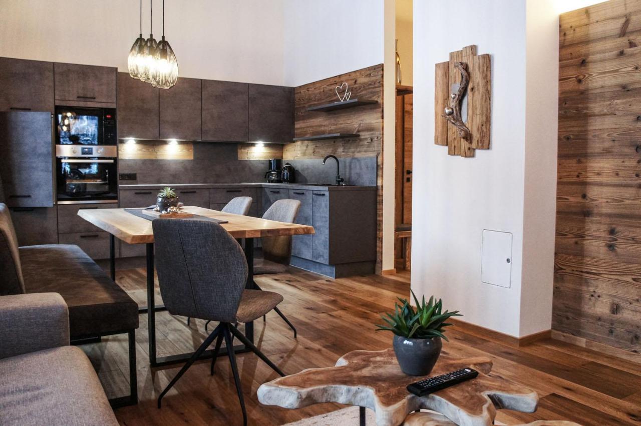 פיברברון Zeitfrei Chalet Apartments מראה חיצוני תמונה